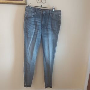 Stylish Gray Women's Skinny Jeans